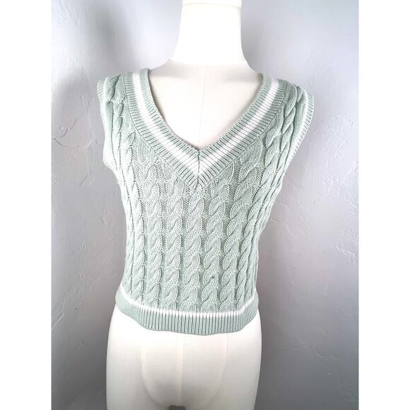 ABERCROMBIE & FITCH Muted Seafoam Green V-Neck Cable Sweater Vest (Woman: Small) - Picture 4 of 14